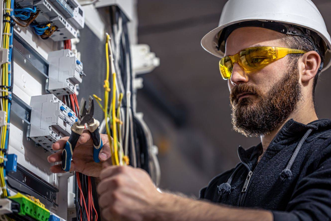 Habilitation électrique pour personnel non électricien - HOBO